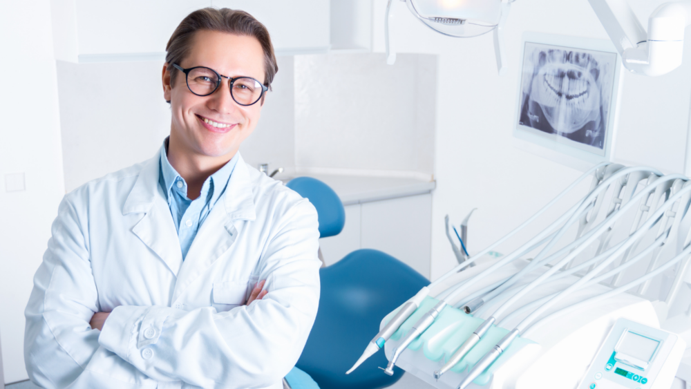 what is the difference between a dentist and an endodontist